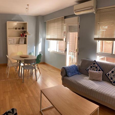 Apartamento Enriqueta กรานาดา ภายนอก รูปภาพ